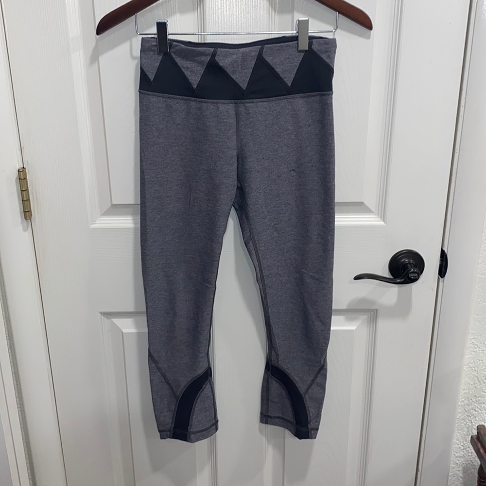 Lulu capri yoga pants